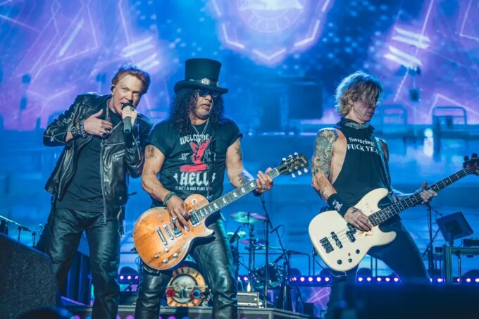 Guns N' Roses Play 'Bad Apples' Live for First Time in 35 Years