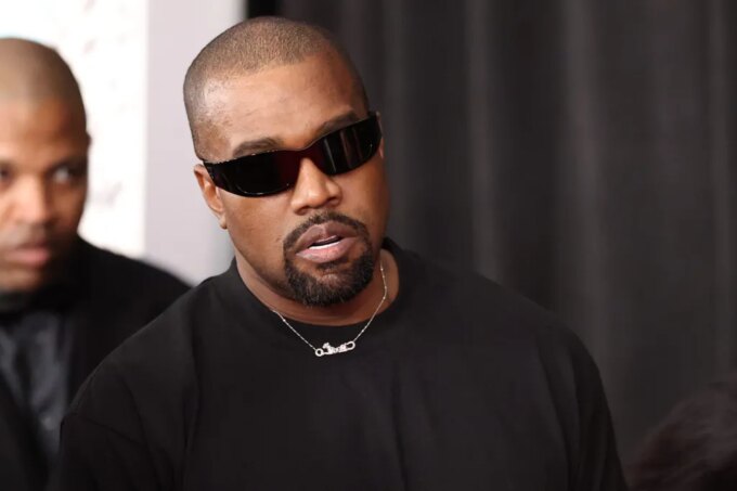Kanye's 'Bully' No. 1 Debut on Top R&B/Hip-Hop Albums Chart