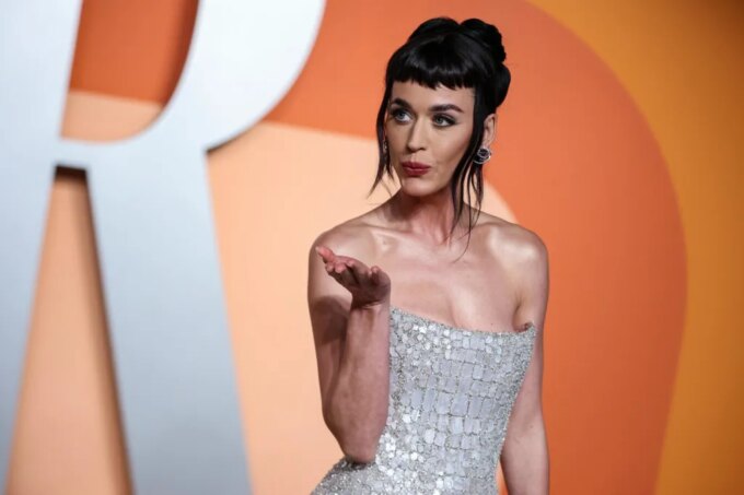 Katy Perry Poses With Justin Trudeau & Says Karma Is 'So Rewarding'