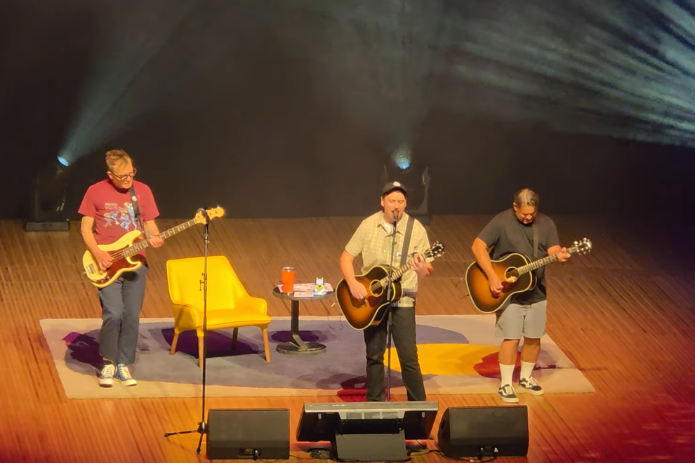 Mark Hoppus Says Violent Soho Are Reuniting After Inviting Members On Stage In Sydney