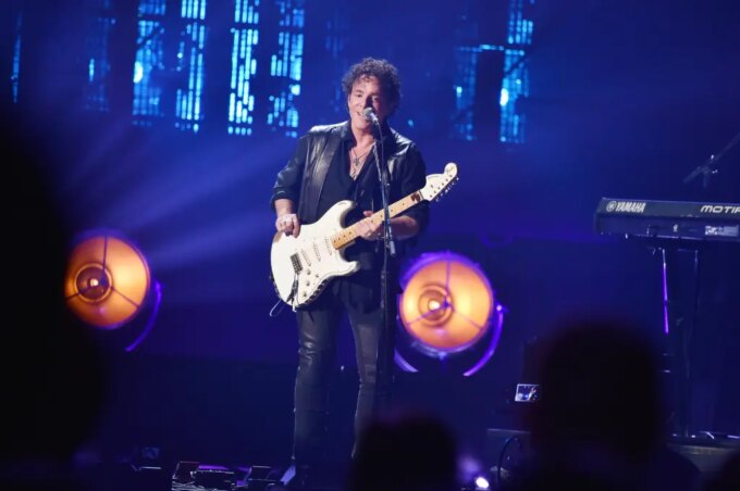 Neal Schon Responds to Arnel Pineda Saying He Was Stopped From Quitting Journey