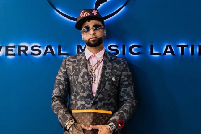 OVI Signs Deal With Universal Music Latino