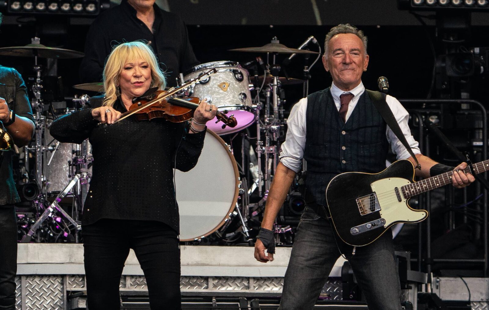 Suki Lahav, former violinist with Bruce Springsteen And The E Street Band, dies aged 74