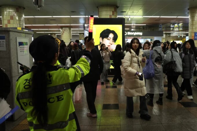 UMG Flat Quarterly Revenue of $3.3 Billion