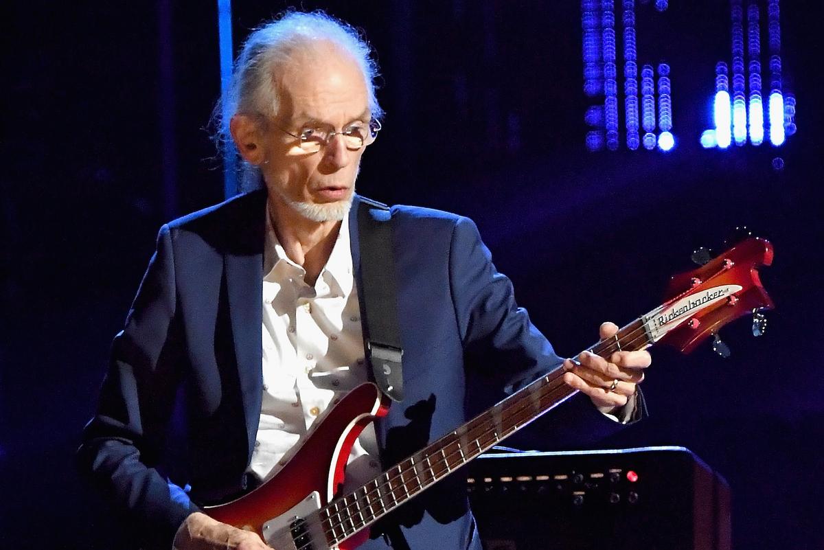 Yes Postpones Fragile UK Tour So Steve Howe Can Undergo Surgery