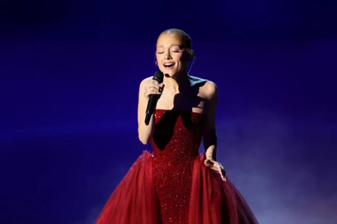 Ariana Grande's Eternal Sunshine Tour: Dream Setlist
