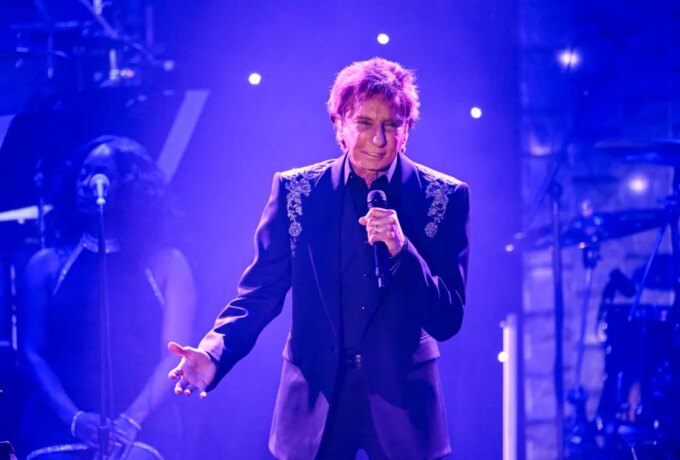 Barry Manilow Postpones May Las Vegas Shows Amid Cancer Recovery