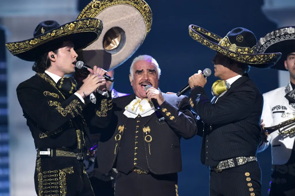 Best Latin Father’s Day Songs to Dedicate to Dad