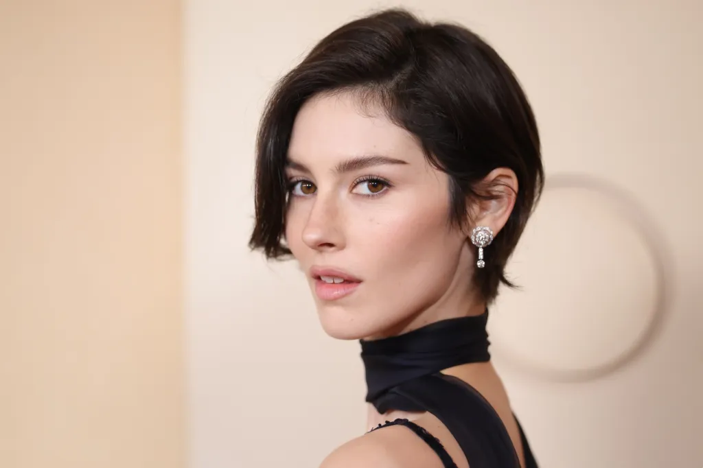 Gracie Abrams' 'Hit the Wall' Song Release Date Announced