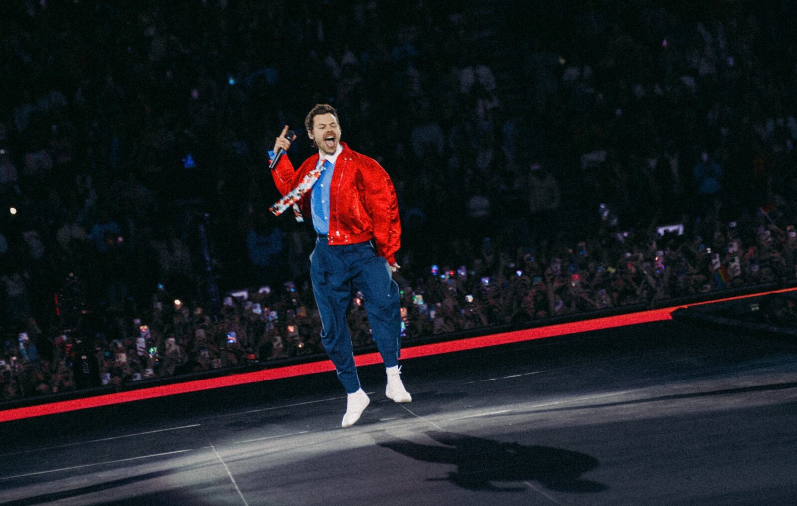 Harry Styles responds to fan shouting "Viva Palestina" at Amsterdam show: "Correct"