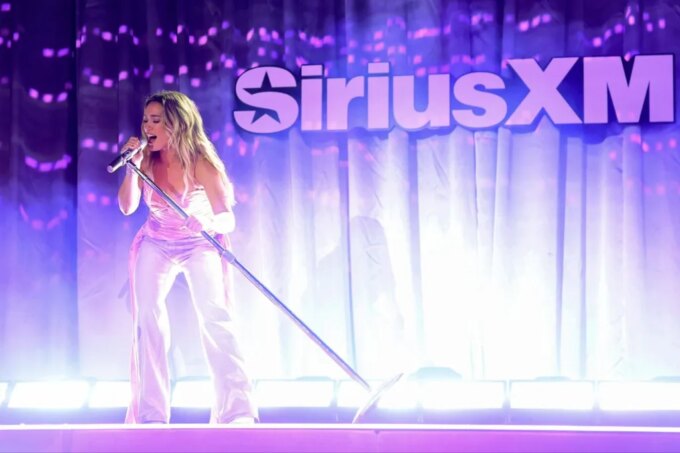 Hilary Duff Performs 'Breathe In. Breathe Out.' for First Time Ever