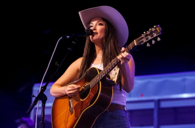 Kacey Musgraves, 'Middle Of Nowhere': Stream It Now