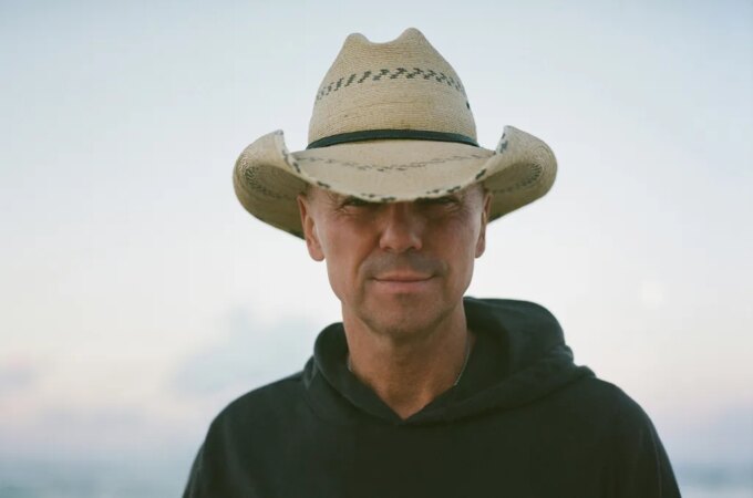 Kenny Chesney Charts His 100th Hit on Billboard's Hot Country Songs