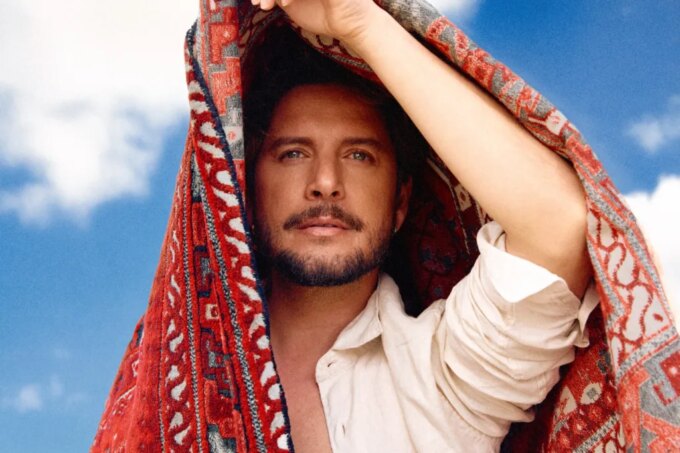 Manuel Carrasco Releases 'Pueblo Salvaje I,' A Prequel to Last Album