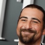 Noah Kahan Celebrates Scoring First No. 1 Album on Billboard 200