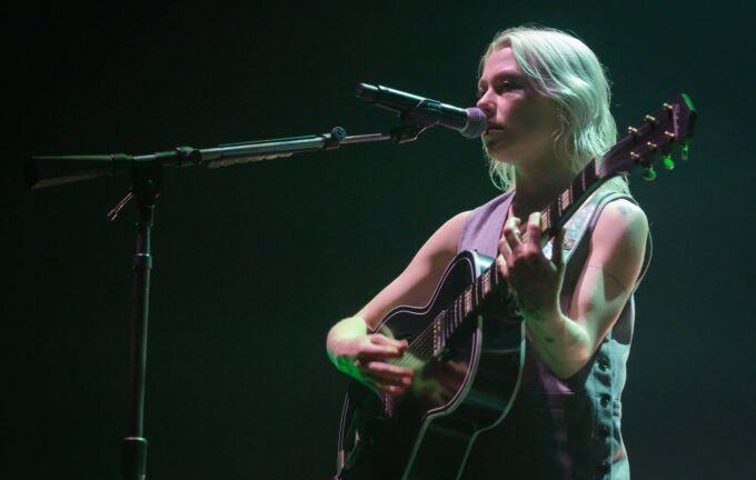 Phoebe Bridgers debuts three new songs at first solo show in three years in New Mexico