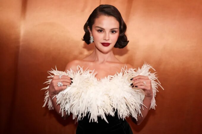 Selena Gomez Shares ‘Only Murders’ Set Photos From London Filming