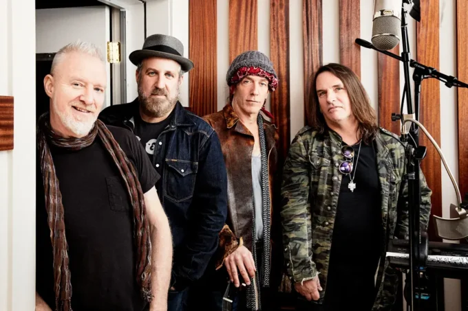 Spin Doctors Cancel Australian 'Pocket Full Of Kryptonite' Anniversary Tour