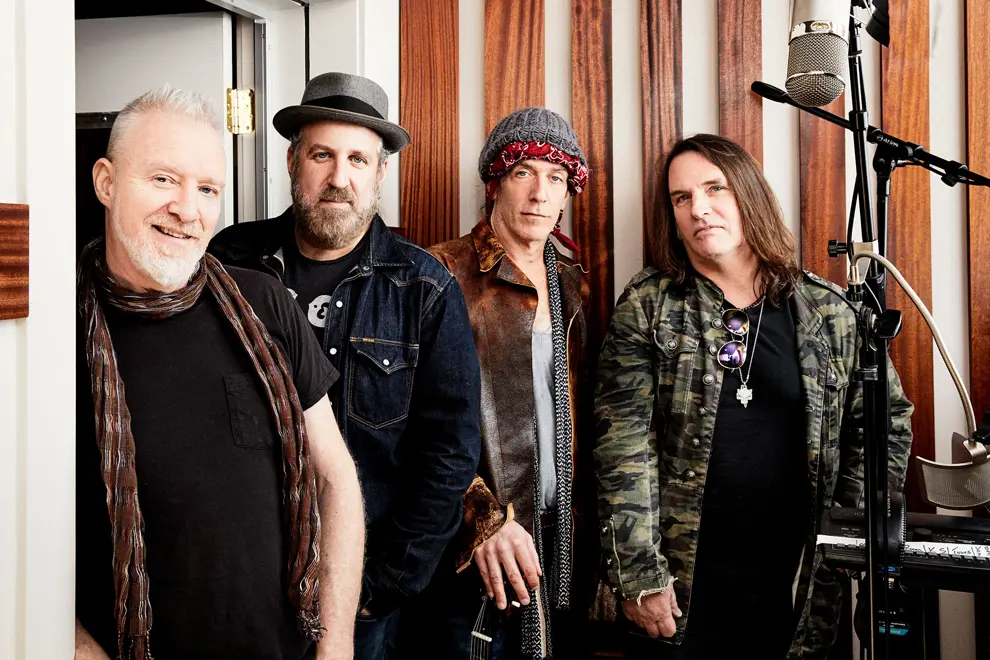 Spin Doctors Cancel Australian 'Pocket Full Of Kryptonite' Anniversary Tour