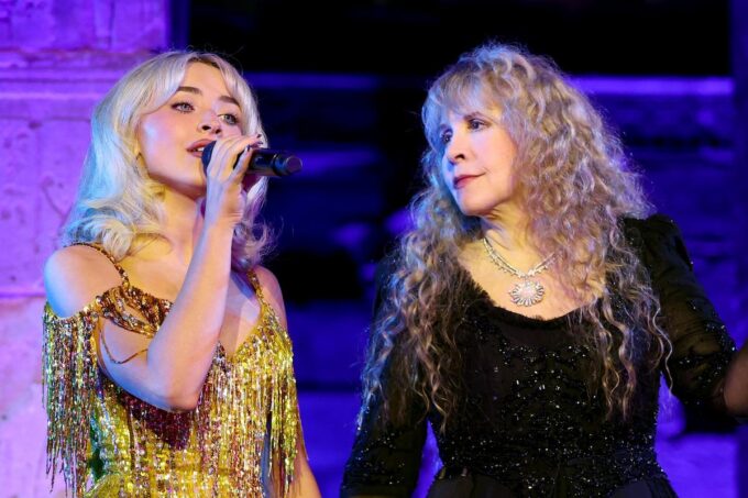 Stevie Nicks and Sabrina Carpenter Sing 'Landslide' at Met Gala