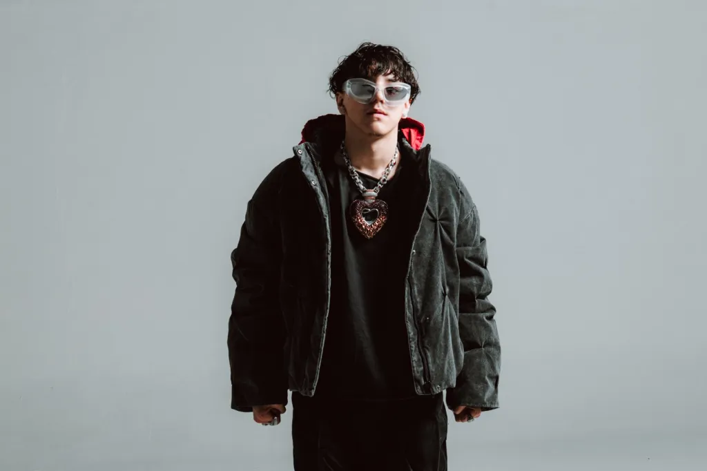 Xavi Breaks Down 5 Essential Tracks From His New Album 'Dosis'