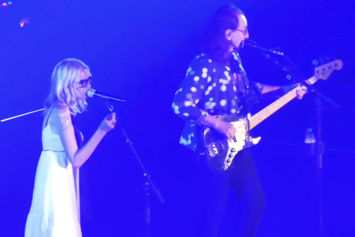 Aimee Mann Performs 'Time Stand Still' With Rush in Los Angeles