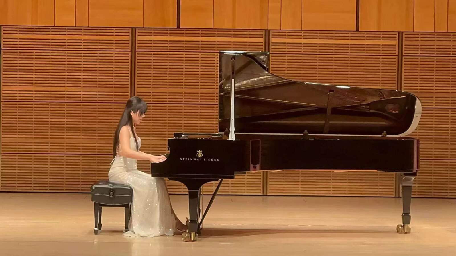 BLAM at Carnegie Hall: Pianist Xijuan Zong Performs Contemporary Work at Apex Grand Award Winners’ Concert