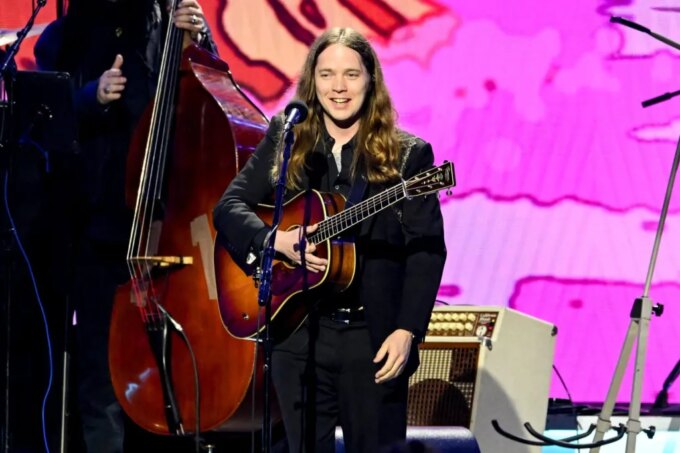 Billy Strings Joins Primus for First Show Since Broken Leg