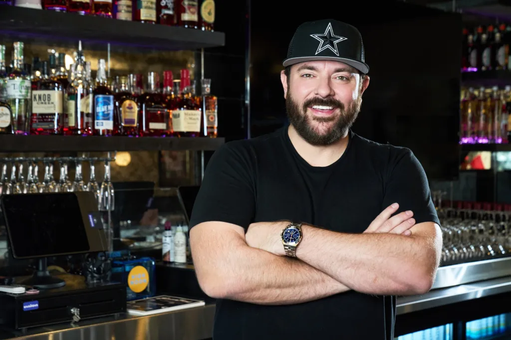 Chris Young's "I DIdn't Come Here To Leave": Story Behind the Song