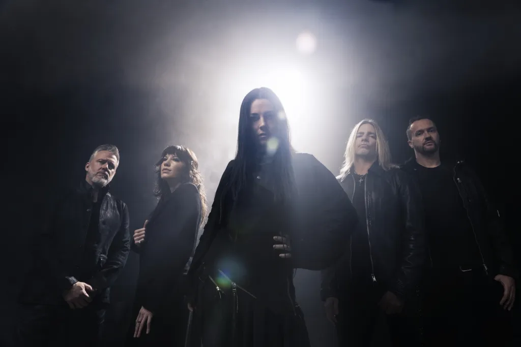Evanescence Finds ‘Sanctuary,’ Extends World Tour