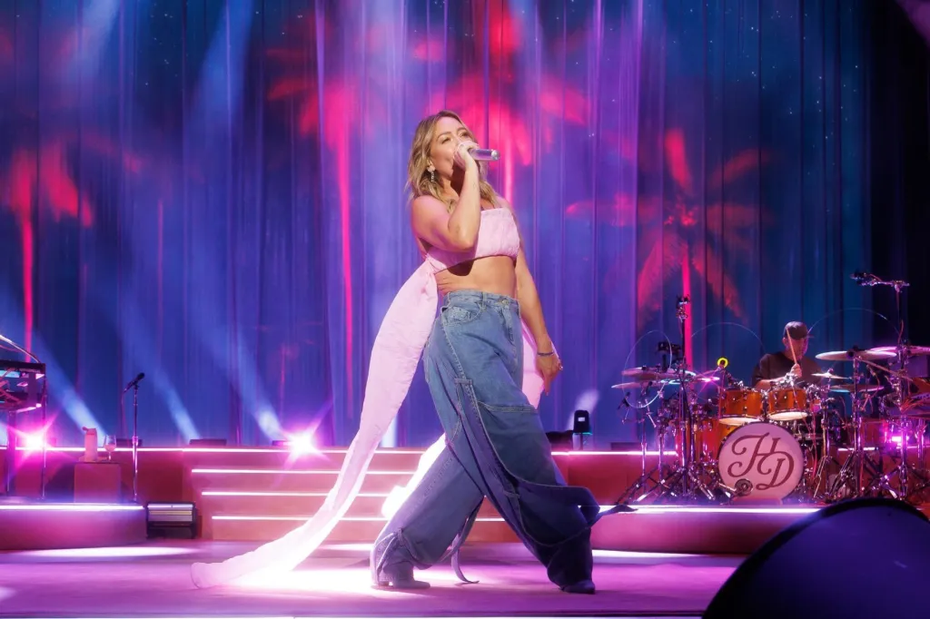 Every Song on Lucky Me Tour Night 1 in Florida