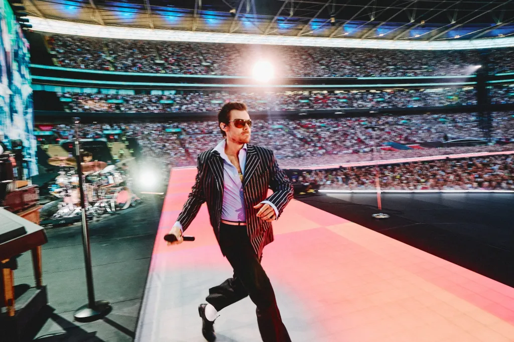 Harry Styles Crowned King of Wembley Stadium: 7 Best Moments