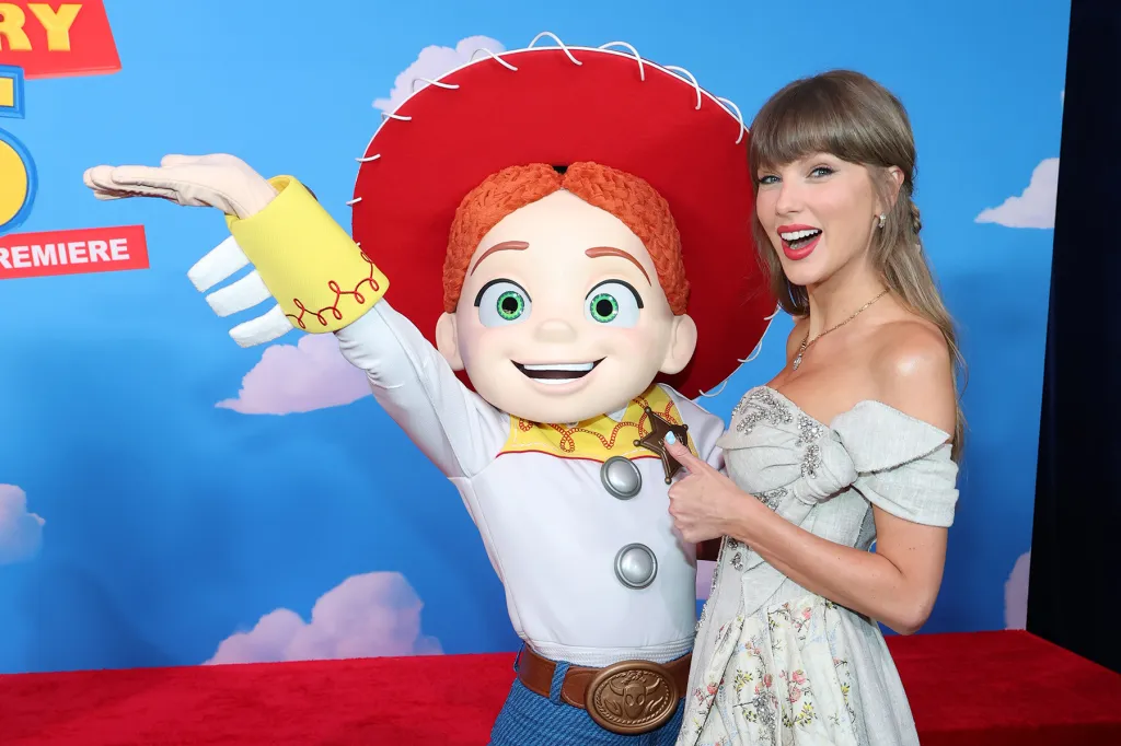 Inside Taylor Swift & Randy Newman Duet