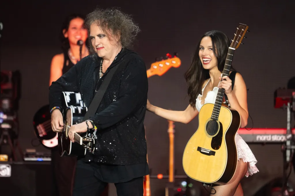 Olivia Rodrigo, Robert Smith Debut Duet Live