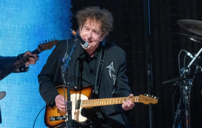 Watch Bob Dylan perform 'I Shall Be Released' for the first time in 18 years