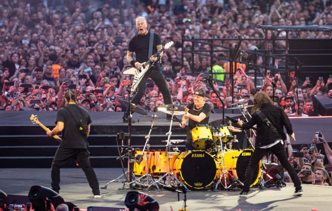Watch Metallica cover The Pogues and The Proclaimers in Dublin and Glasgow