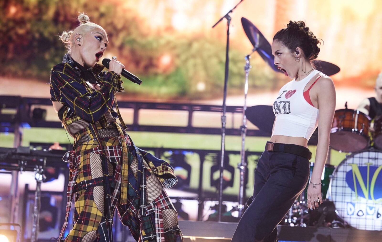 Watch Olivia Rodrigo make surprise appearance at No Doubt's final Las Vegas Sphere show