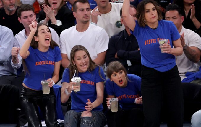 Watch Taylor Swift and Haim celebrate as they attend Knicks vs Spurs NBA final